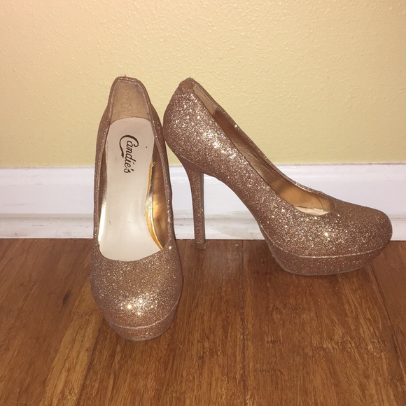 Gold Sparkly Pumps Candie’s Size 8 - Picture 1 of 2
